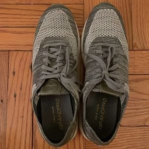 Extremely comfortable, barely worn shoes that are great for work and play.